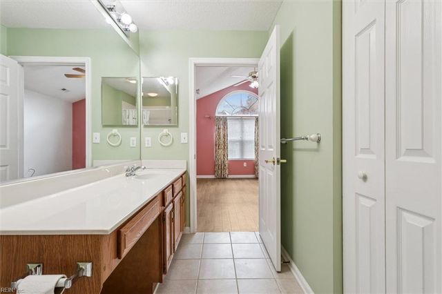 230 Timberline LOOP, Yorktown, VA 23692
