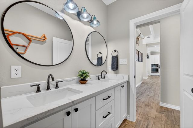 2113 S County Rd 1055, Midland, TX 79706