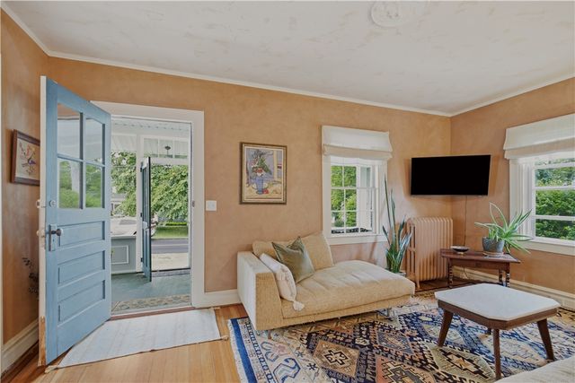 30 Boulevard, Middletown, RI 02842