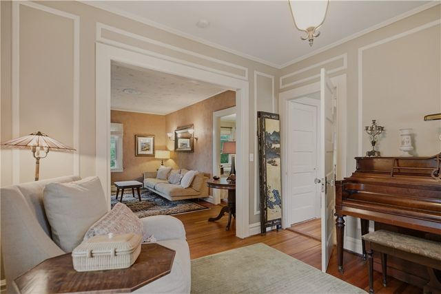 30 Boulevard, Middletown, RI 02842