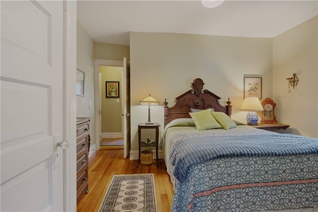 30 Boulevard, Middletown, RI 02842