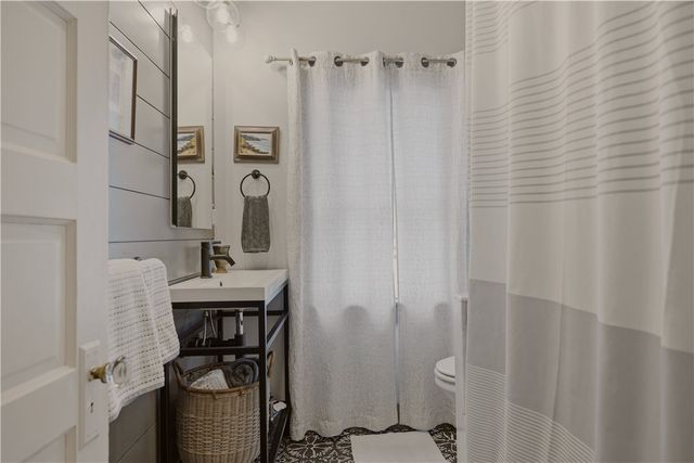 30 Boulevard, Middletown, RI 02842