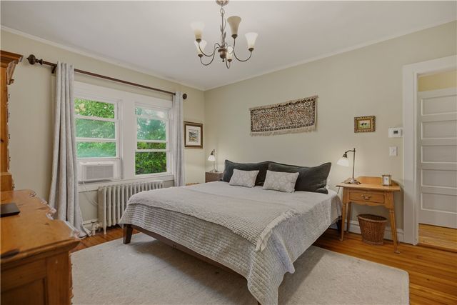 30 Boulevard, Middletown, RI 02842