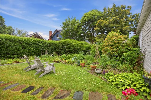 30 Boulevard, Middletown, RI 02842