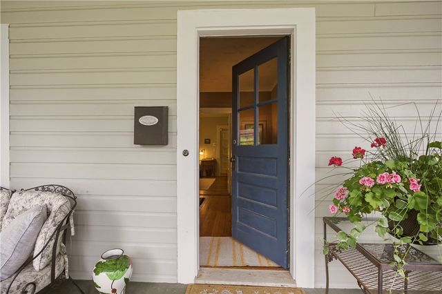 30 Boulevard, Middletown, RI 02842