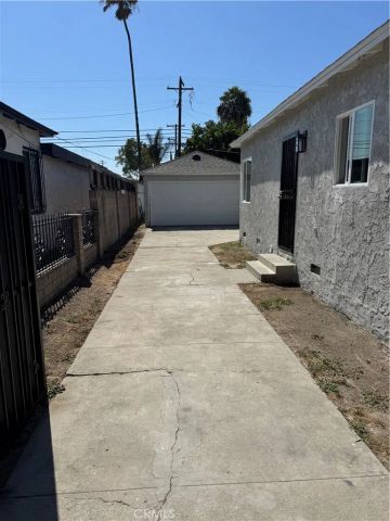 709 S Chester Avenue South, Compton, CA 90221