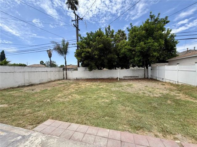 709 S Chester Avenue South, Compton, CA 90221
