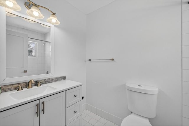 3239 NW 44th Street 3, Oakland Park, FL 33309