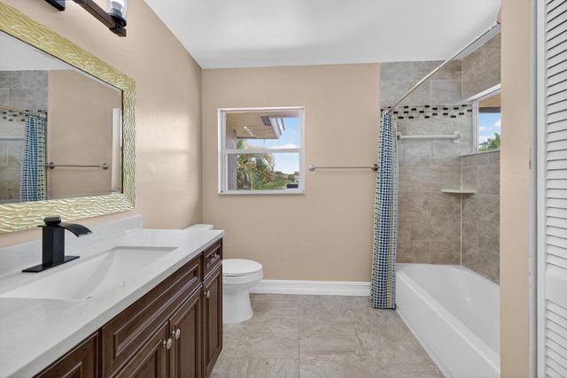 3239 NW 44th Street 3, Oakland Park, FL 33309