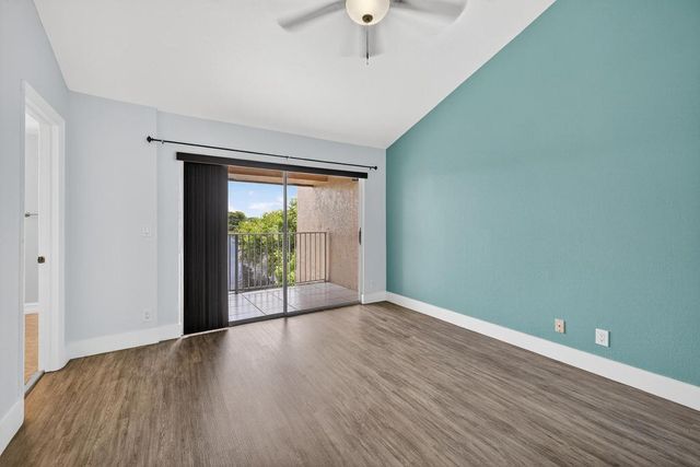 3239 NW 44th Street 3, Oakland Park, FL 33309