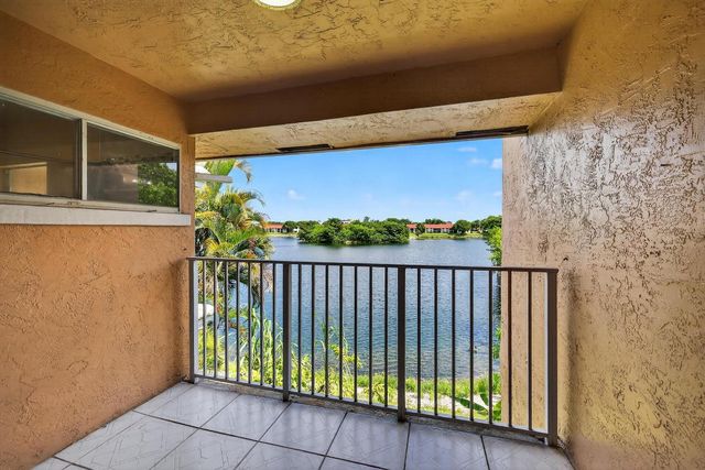 3239 NW 44th Street 3, Oakland Park, FL 33309