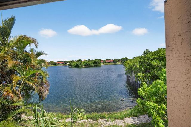 3239 NW 44th Street 3, Oakland Park, FL 33309