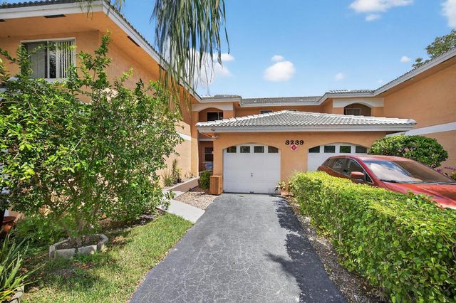 3239 NW 44th Street 3, Oakland Park, FL 33309