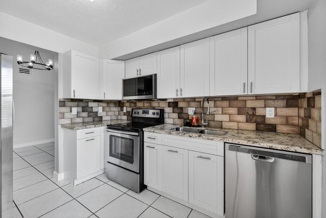 3239 NW 44th Street 3, Oakland Park, FL 33309