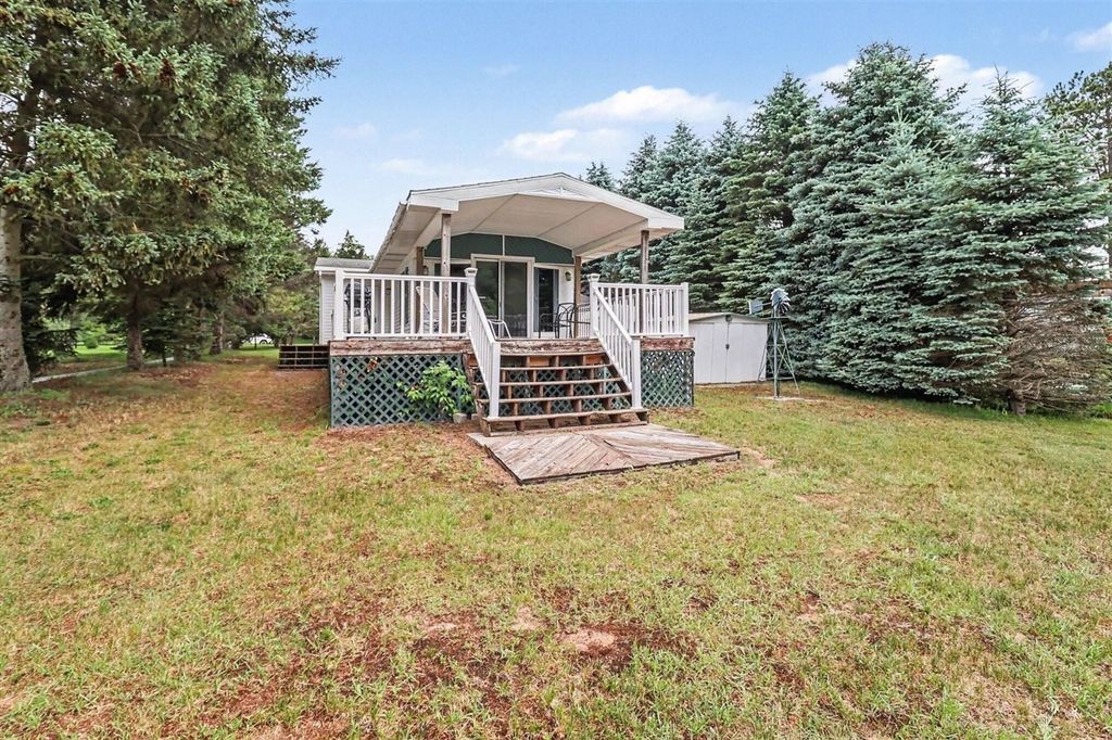 7951 W Village Road, Mears, MI 49436