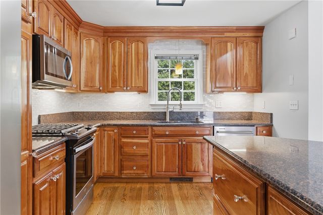 136 Roland Street, Cumberland, RI 02864