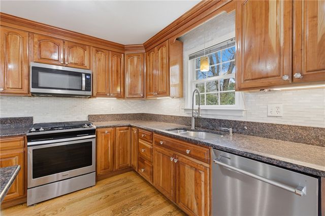 136 Roland Street, Cumberland, RI 02864