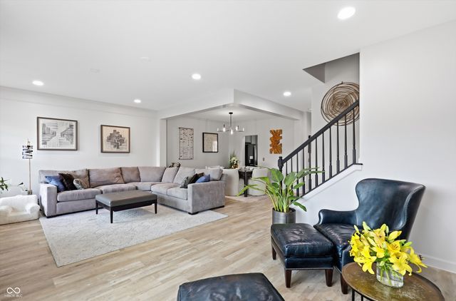 835 Ivy Lane, Carmel, IN 46032