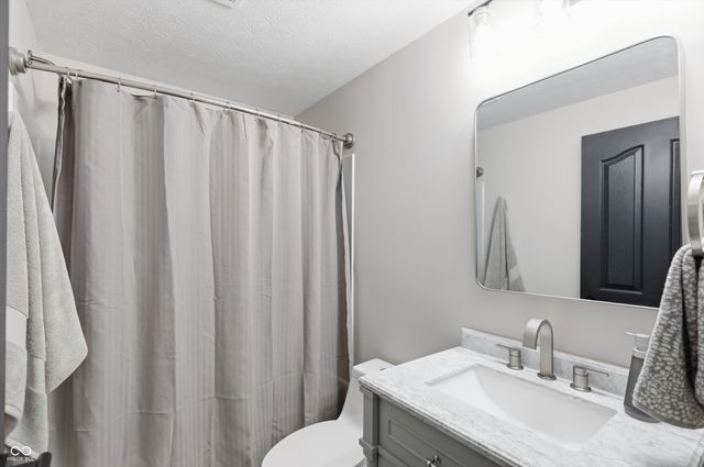 835 Ivy Lane, Carmel, IN 46032