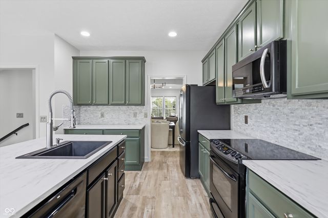 835 Ivy Lane, Carmel, IN 46032