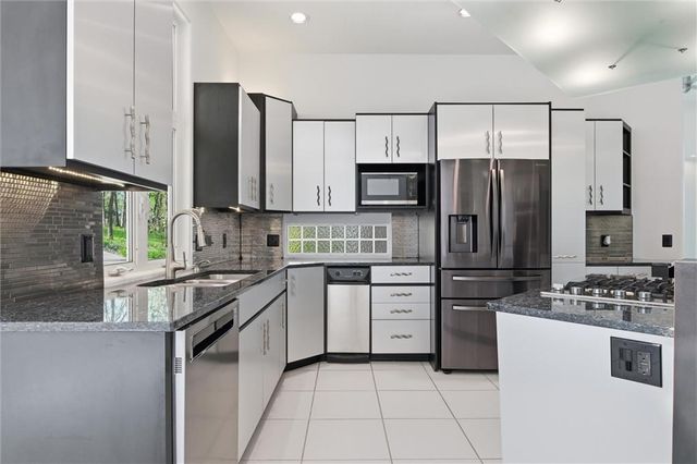 16370 NW 130th Terrace, Platte City, MO 64079
