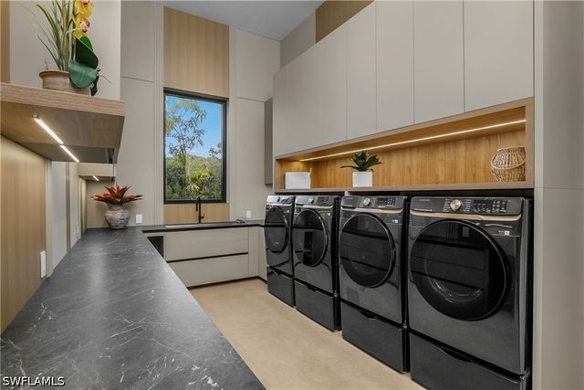 6616 Trail BLVD, Naples, FL 34108