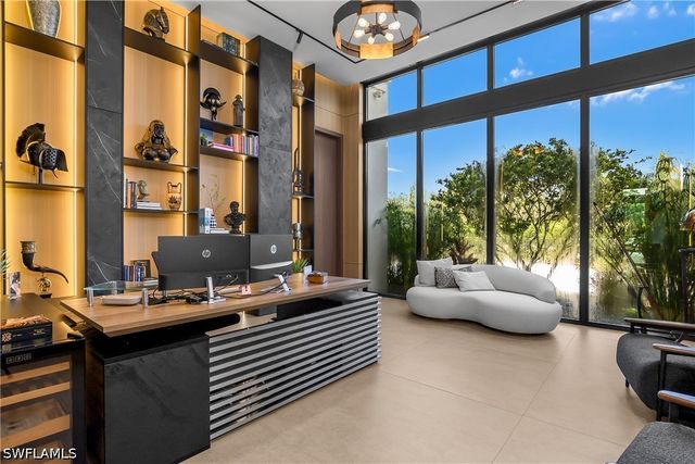 6616 Trail BLVD, Naples, FL 34108