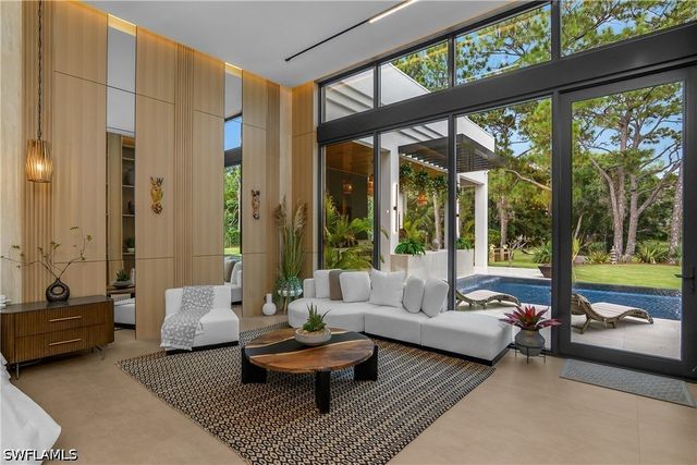 6616 Trail BLVD, Naples, FL 34108