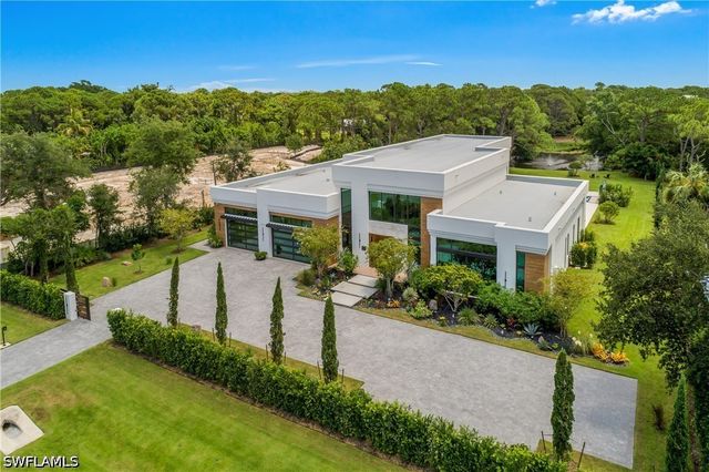 6616 Trail BLVD, Naples, FL 34108