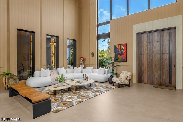 6616 Trail BLVD, Naples, FL 34108