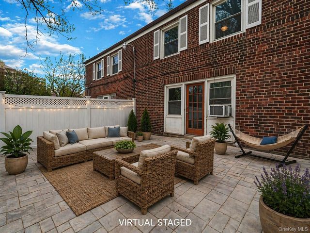 82-86 Parsons Boulevard 110A, Jamaica, NY 11432