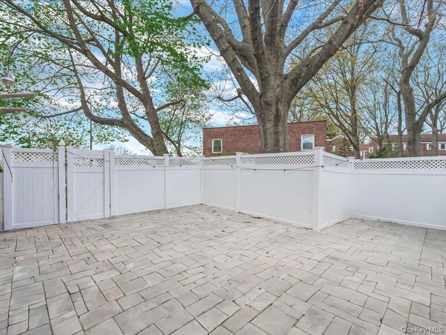 82-86 Parsons Boulevard 110A, Jamaica, NY 11432