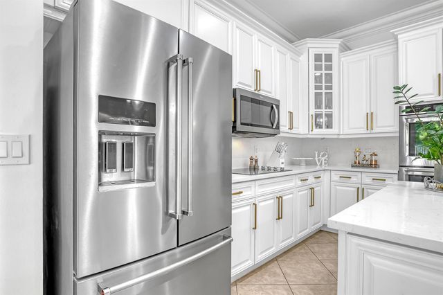 8541 Butler Greenwood Drive, Royal Palm Beach, FL 33411