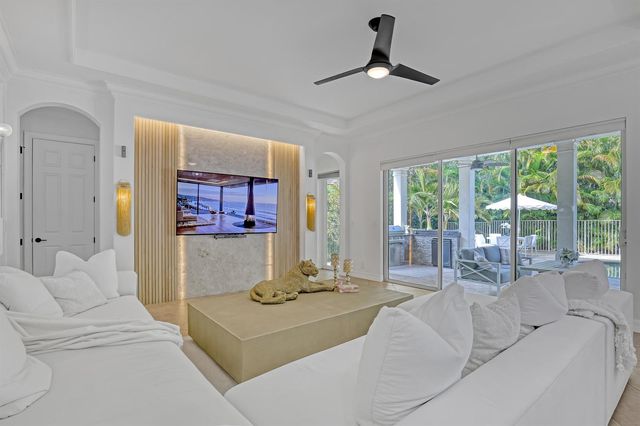 8541 Butler Greenwood Drive, Royal Palm Beach, FL 33411