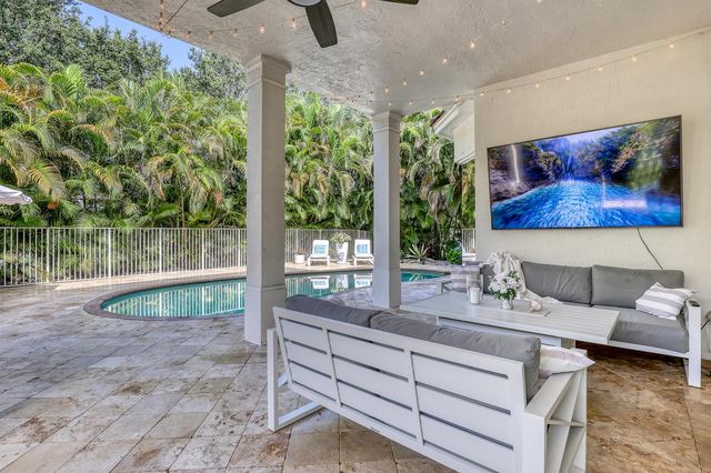 8541 Butler Greenwood Drive, Royal Palm Beach, FL 33411