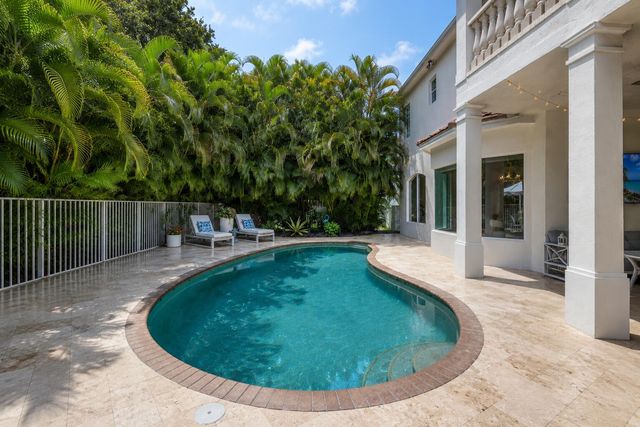 8541 Butler Greenwood Drive, Royal Palm Beach, FL 33411