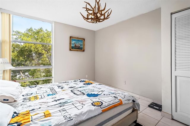 210 172nd Street 533, Sunny Isles Beach, FL 33160