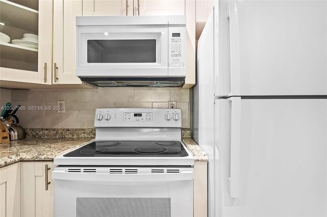 210 172nd Street 533, Sunny Isles Beach, FL 33160