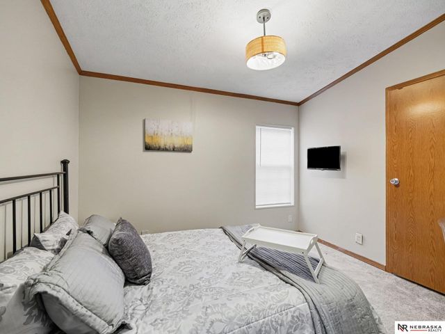 8903 N 79th Street, Omaha, NE 68122