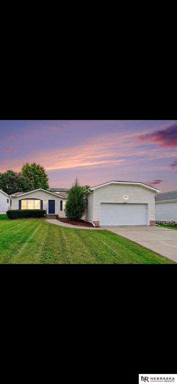 8903 N 79th Street, Omaha, NE 68122