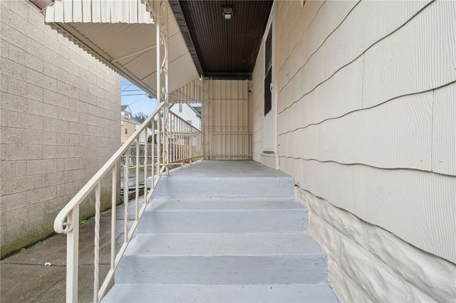 620 Broadway Ave, Stowe Twp, PA 15136