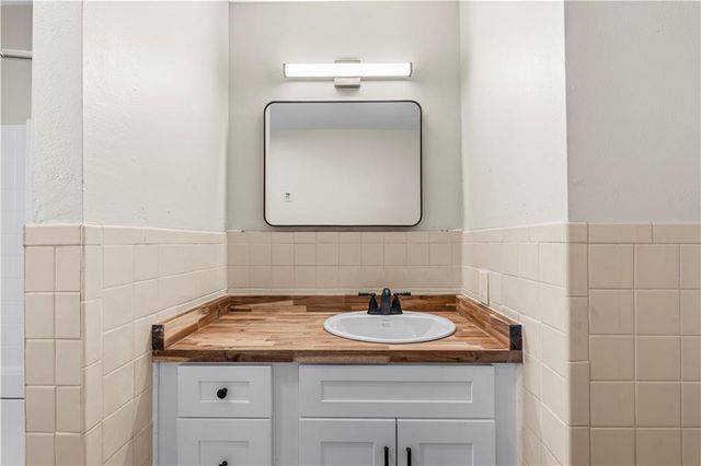 724 W Allison Street, Nevada, MO 64772