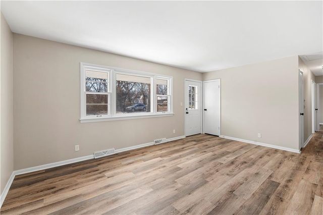 724 W Allison Street, Nevada, MO 64772