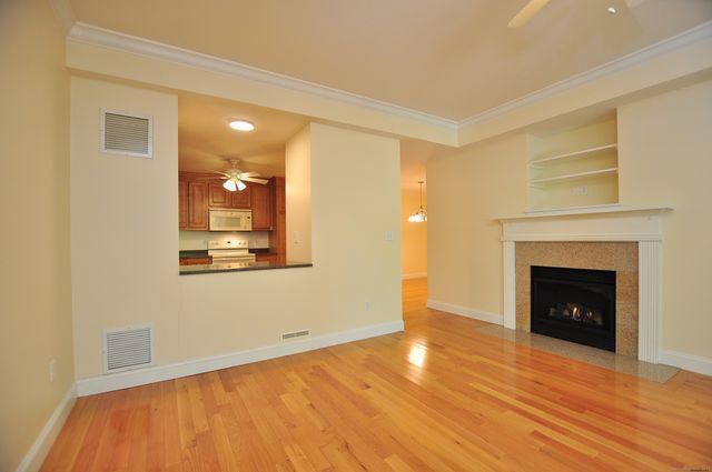 15 West Pine Way 31, Plainville, CT 06062