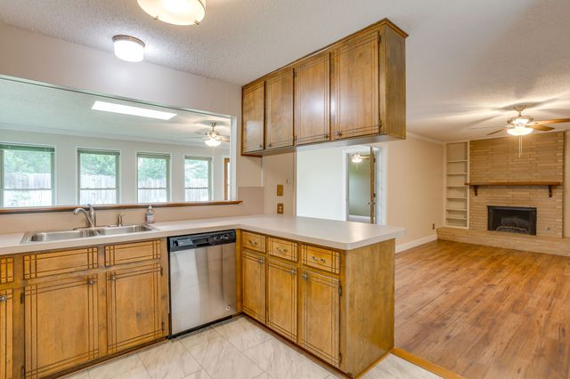 7517 Overhill Road, Fort Worth, TX 76116
