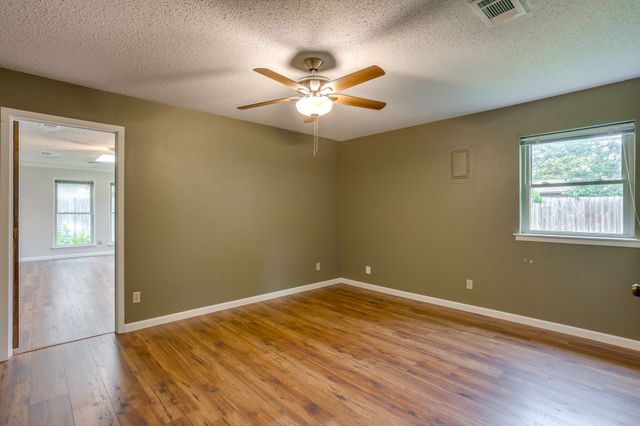 7517 Overhill Road, Fort Worth, TX 76116