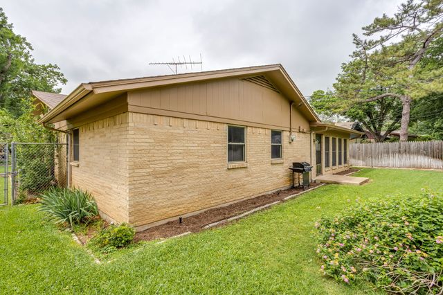 7517 Overhill Road, Fort Worth, TX 76116