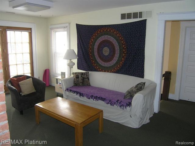 14 Ballard Street, Ypsilanti, MI 48197
