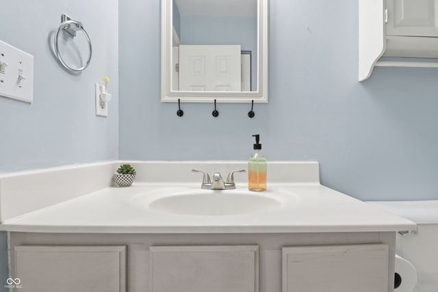 742 Austrian Way, Avon, IN 46123