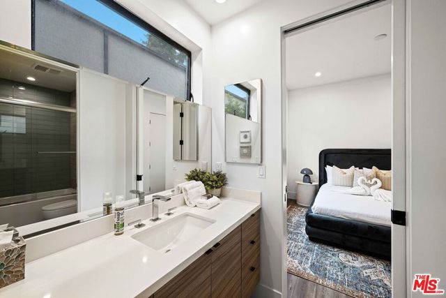 1622 S Bedford Street, Los Angeles, CA 90035